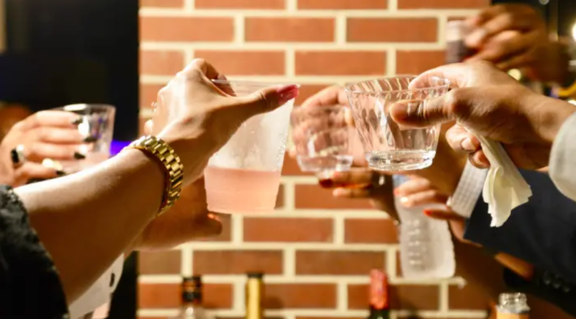 CBD com Álcool? Efeitos e consequências